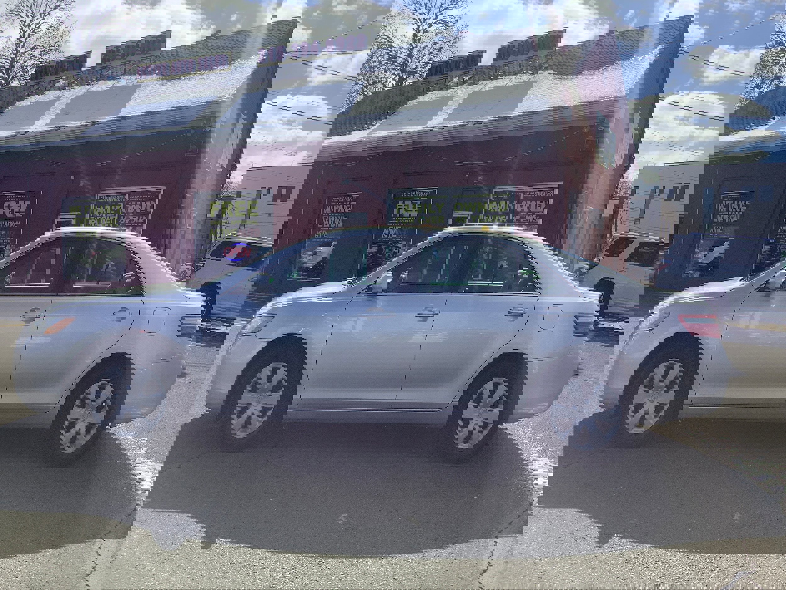 Used 2009 Toyota Camry LE image 5