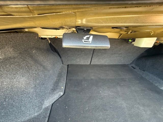 Used 2011 Subaru Legacy 2.5i Premium w/ All-Weather Pkg image 31