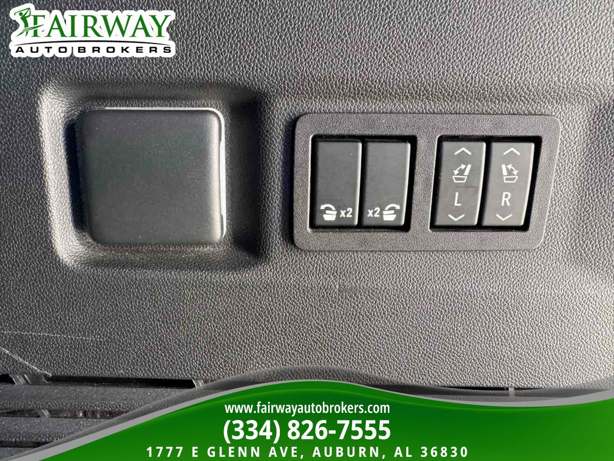 Used 2023 GMC Yukon Denali Ultimate AWD/4WD image 31