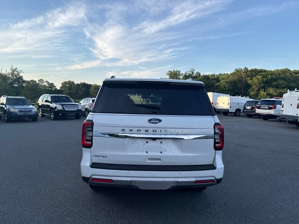 Used 2024 Ford Expedition Limited AWD/4WD image 5