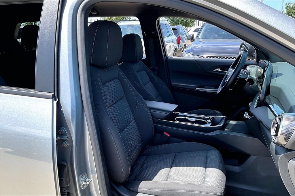 Used 2025 Chevrolet Equinox LT AWD/4WD image 9