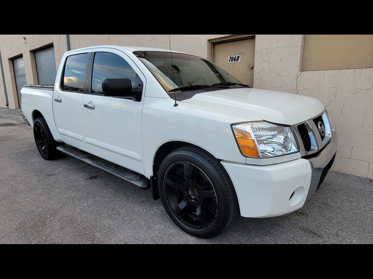Used 2007 Nissan Titan SE RWD image 11