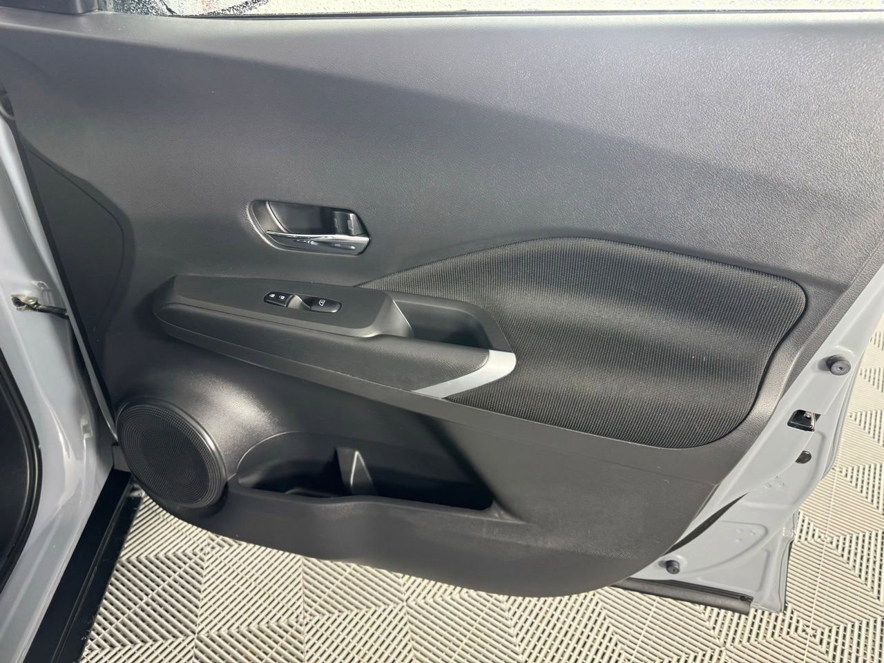 Used 2021 Nissan Kicks SV image 28