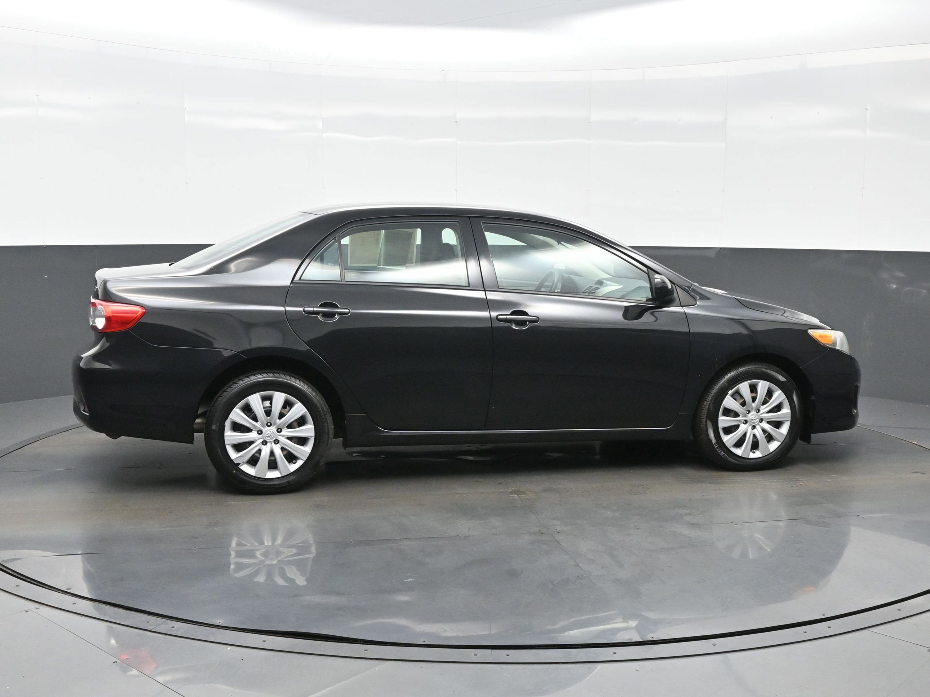Used 2012 Toyota Corolla LE FWD image 7