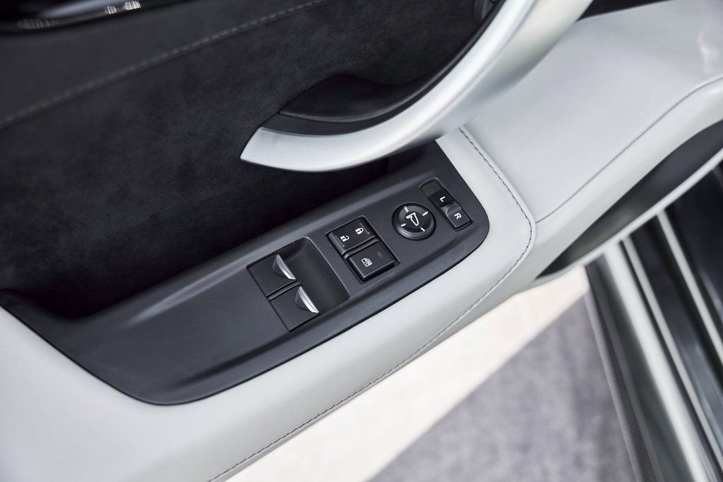 Used 2017 Acura NSX image 34