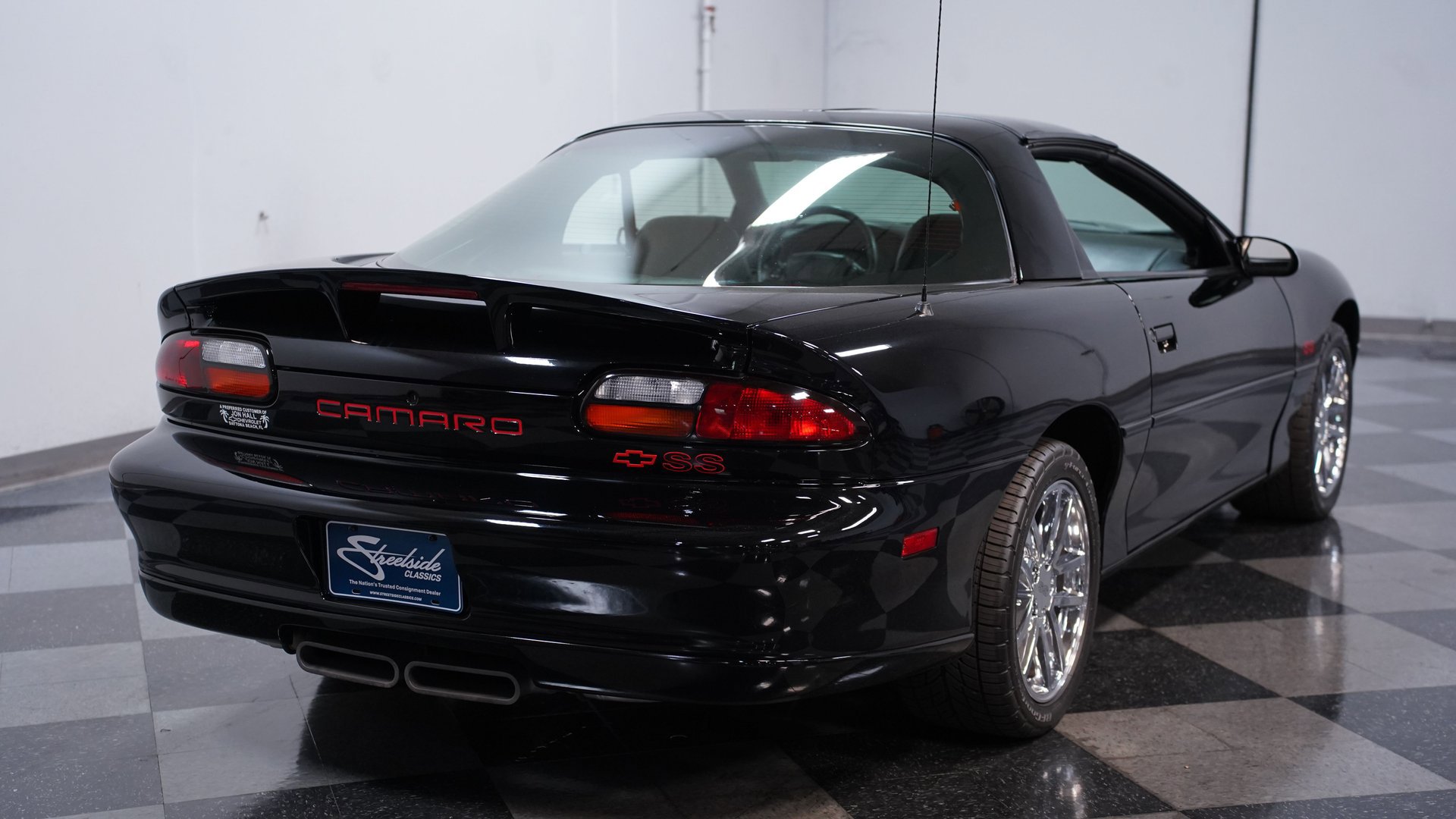 Used 2002 Chevrolet Camaro Z28 w/ SS Performance/Appearance Pkg RWD image 11
