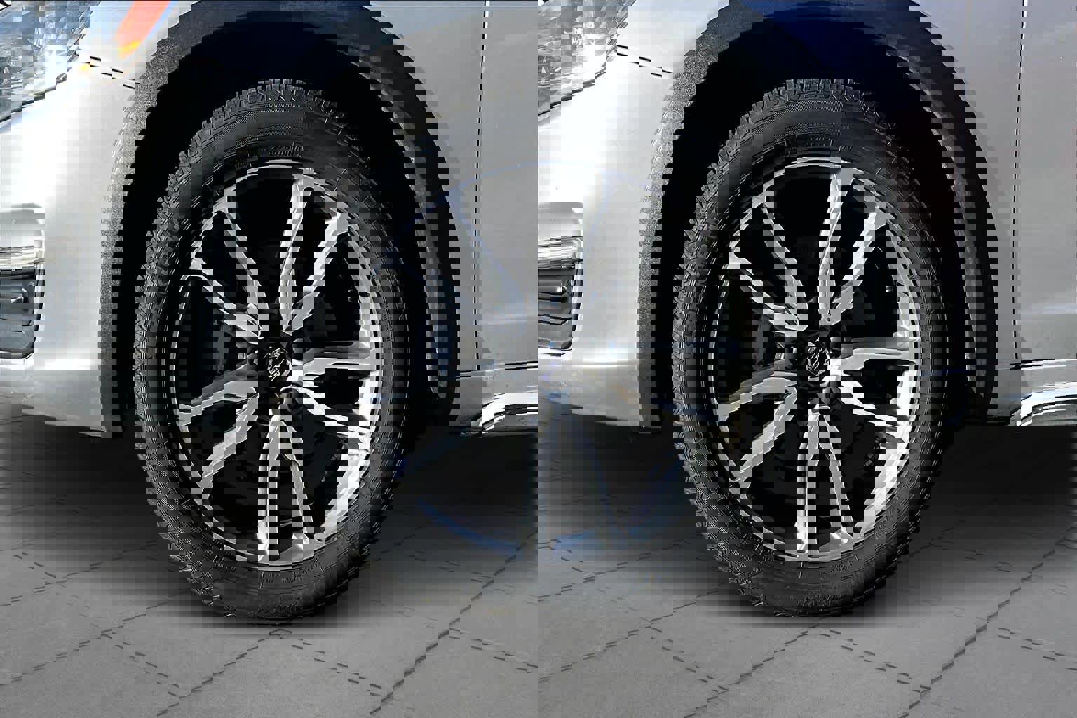 Used 2017 Volvo V60 T5 Cross Country w/ Convenience Package image 11