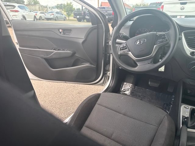 Used 2021 Hyundai Accent SE FWD image 15