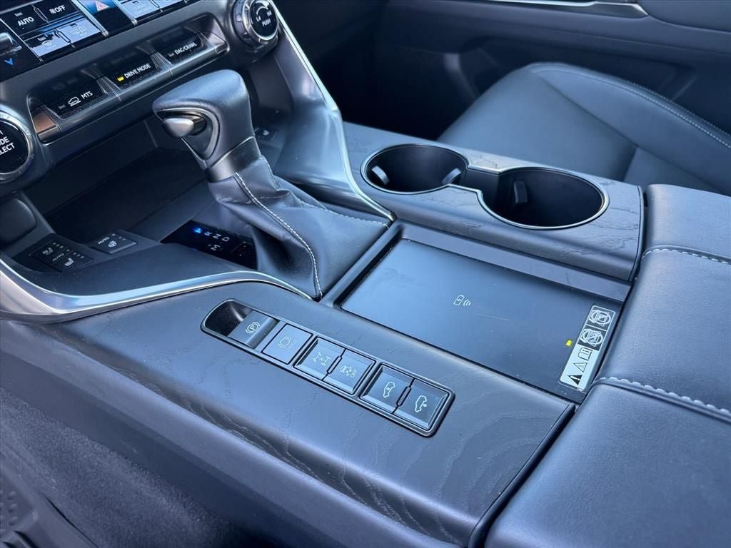Used 2023 Lexus LX 600 4WD w/ Accessory Package (Z1) image 22