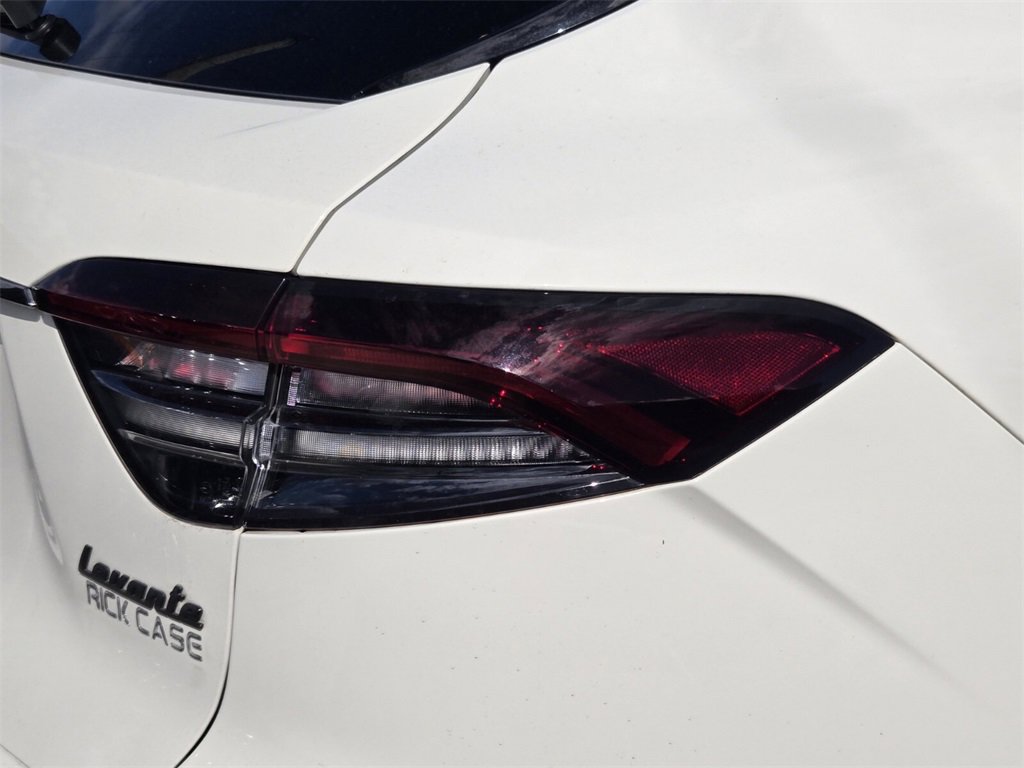 Used 2022 Maserati Levante Modena image 9