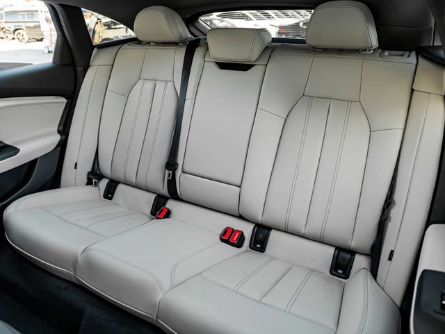 Used 2025 Audi A6 e-tron Premium Plus w/ Premium Plus RWD image 29