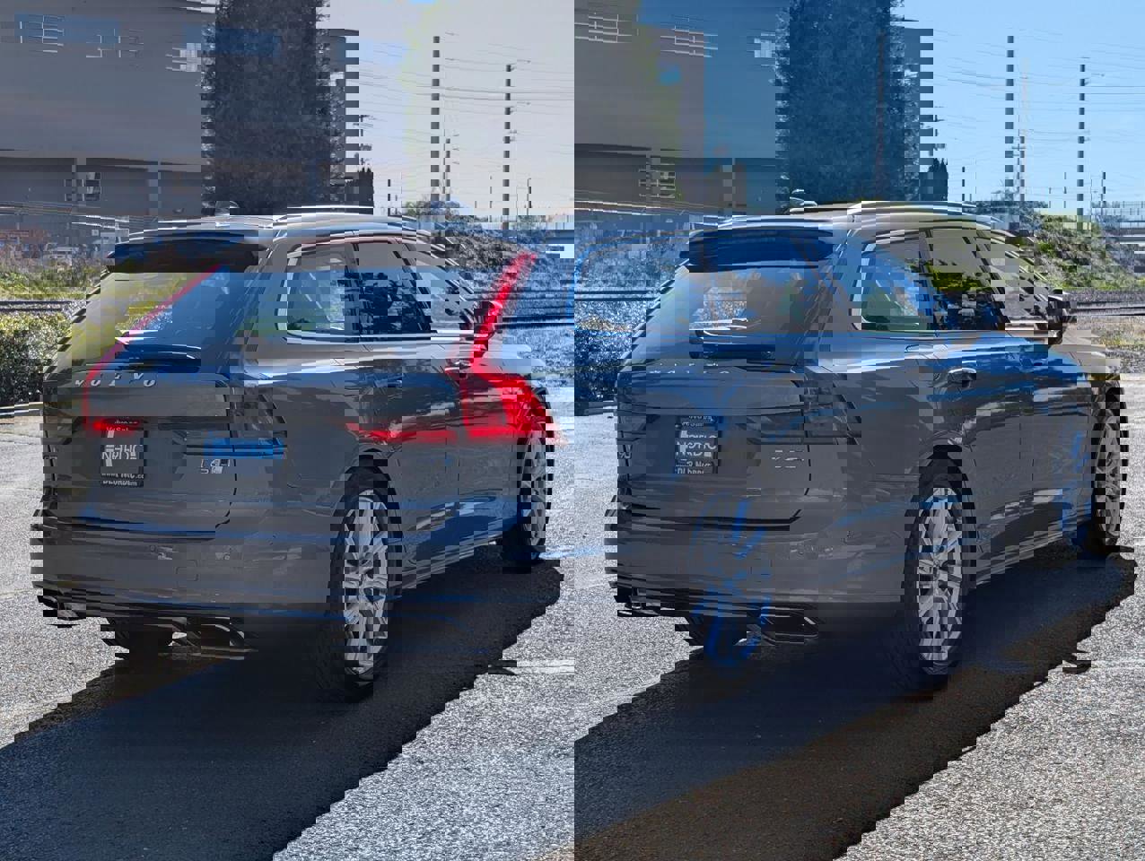 Used 2019 Volvo V90 T6 R-Design image 7