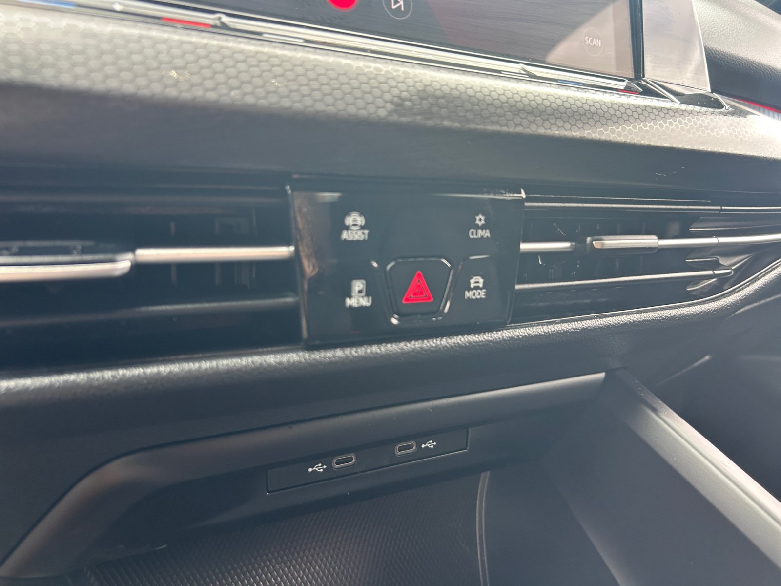 Used 2022 Volkswagen GTI SE FWD image 12