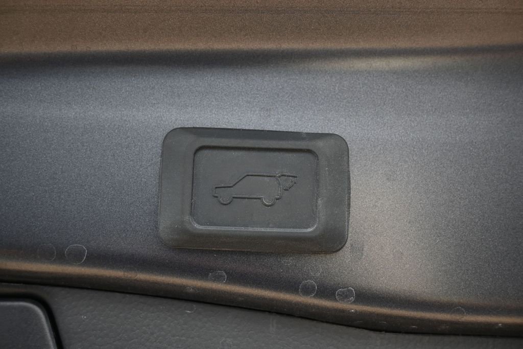 Used 2024 Toyota RAV4 XLE w/ Convenience Package FWD image 17