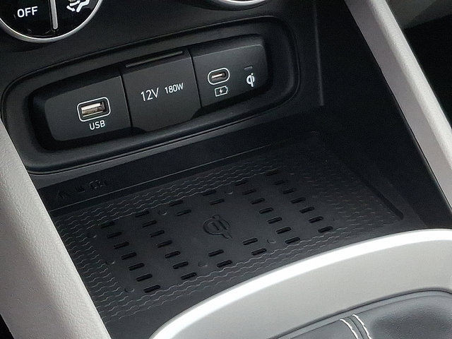 New 2026 Hyundai Venue SEL FWD image 19
