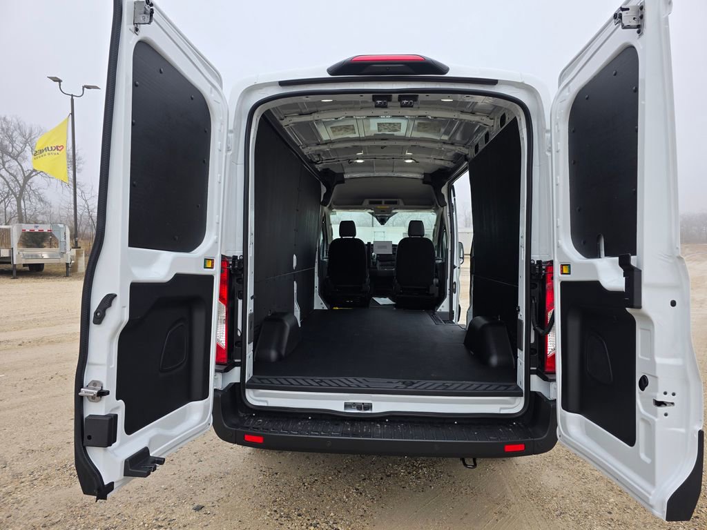 New 2026 Ford Transit 250 148 Medium Roof w/ Load Area Protection Package RWD image 17