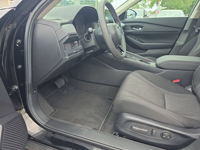 Used 2025 Honda Accord SE image 10