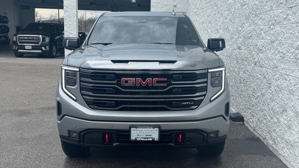Used 2024 GMC Sierra 1500 AT4 w/ Technology Package image 5