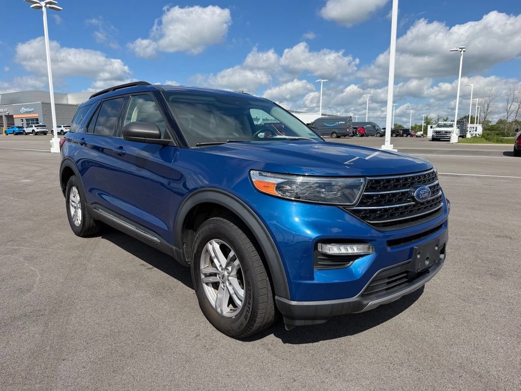 Used 2020 Ford Explorer XLT w/ Equipment Group 202A AWD/4WD image 3