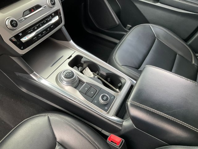 Used 2021 Ford Explorer XLT w/ Equipment Group 202A image 14
