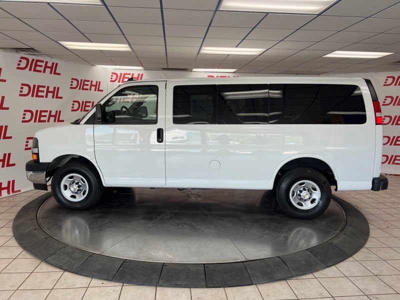 Used 2024 Chevrolet Express 3500 LS w/ Chrome Appearance Package RWD video 2