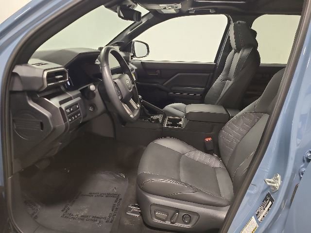 Certified 2025 Toyota 4Runner TRD Off-Road Premium AWD/4WD image 19