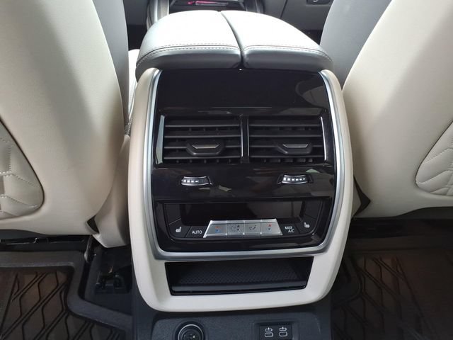Used 2024 BMW X7 M60i w/ Executive Package AWD/4WD image 12