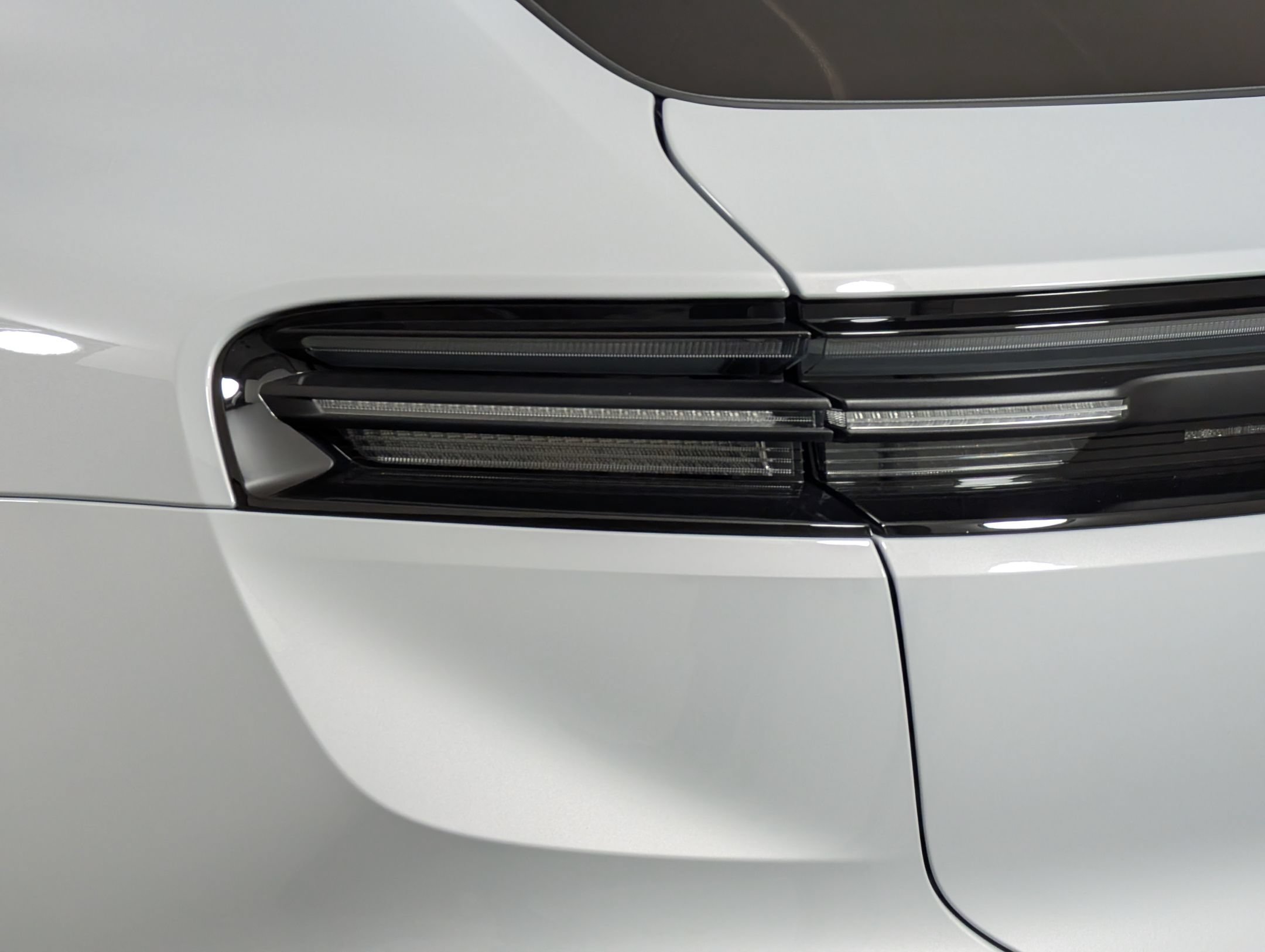 New 2025 Porsche Macan 4S Electric AWD/4WD image 15