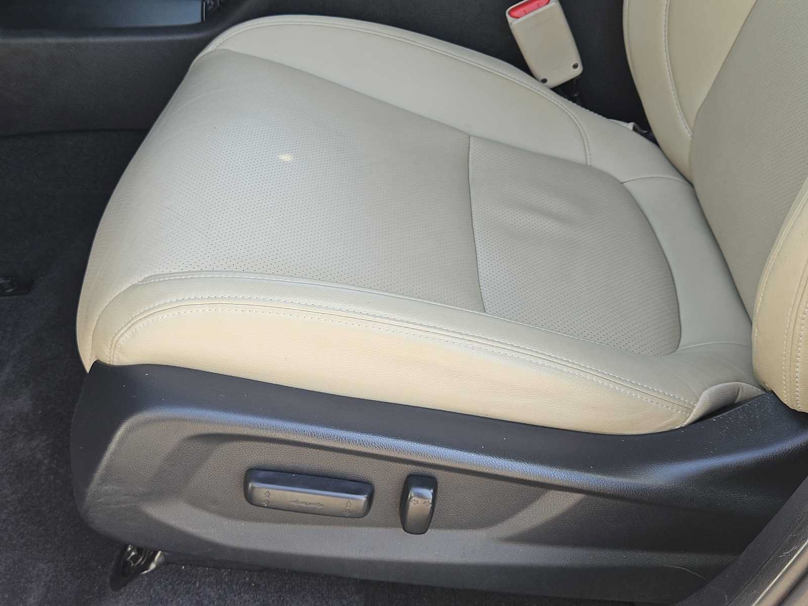 Certified 2018 Honda Clarity Touring image 24