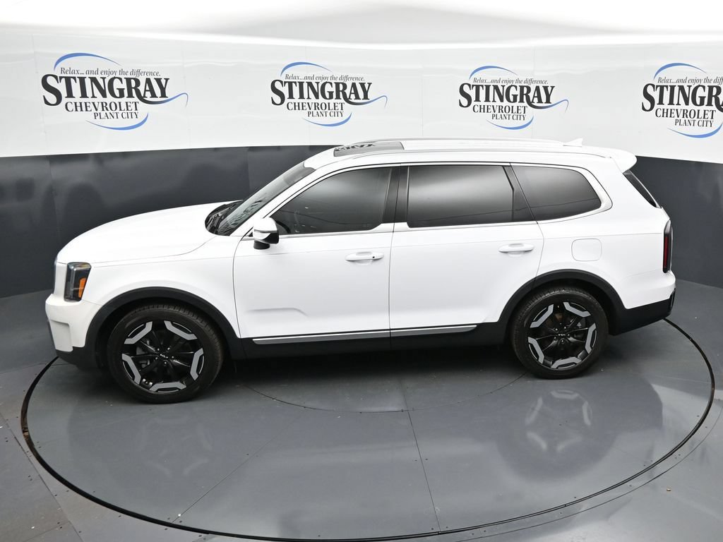 Used 2023 Kia Telluride EX FWD image 21