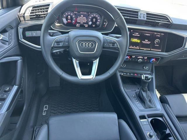 New 2025 Audi Q3 2.0T Premium image 8