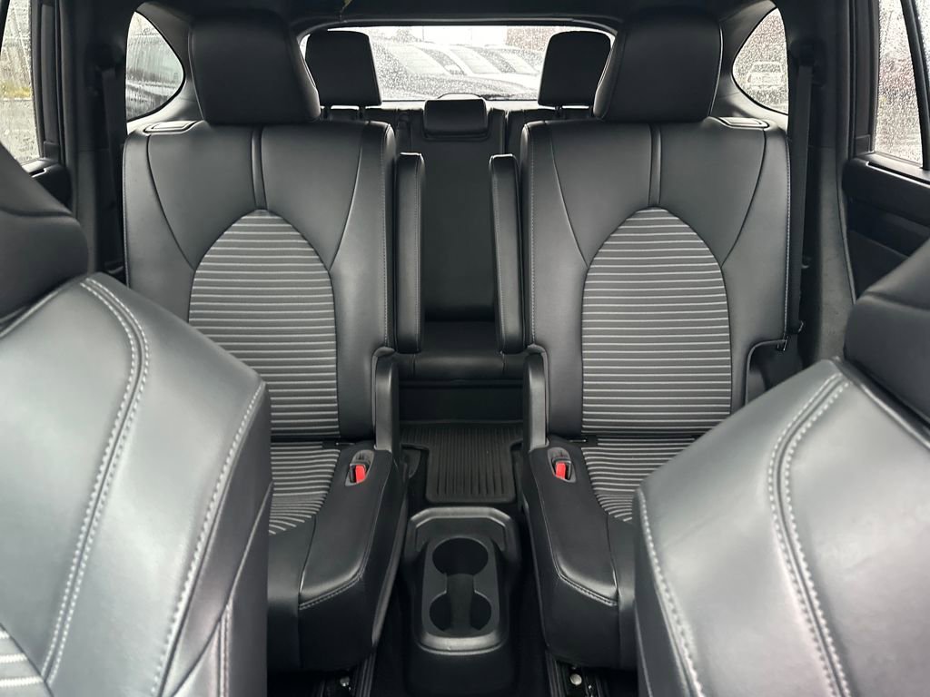 Used 2021 Toyota Highlander XSE image 27