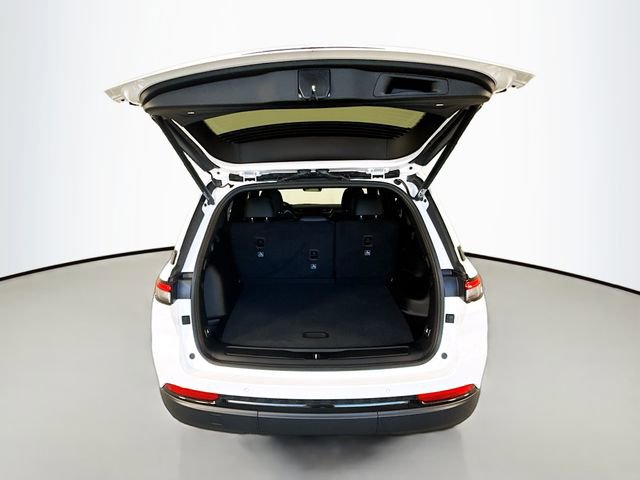 New 2025 Jeep Grand Cherokee Altitude image 26