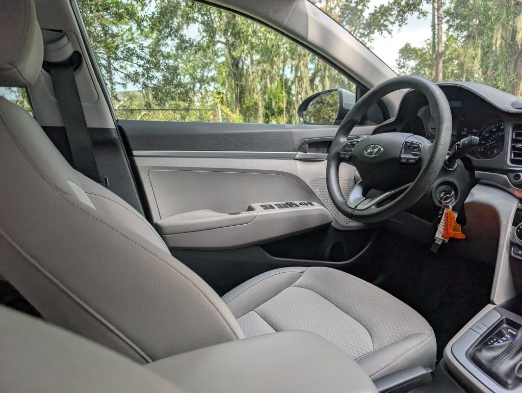 Used 2019 Hyundai Elantra SE FWD image 13