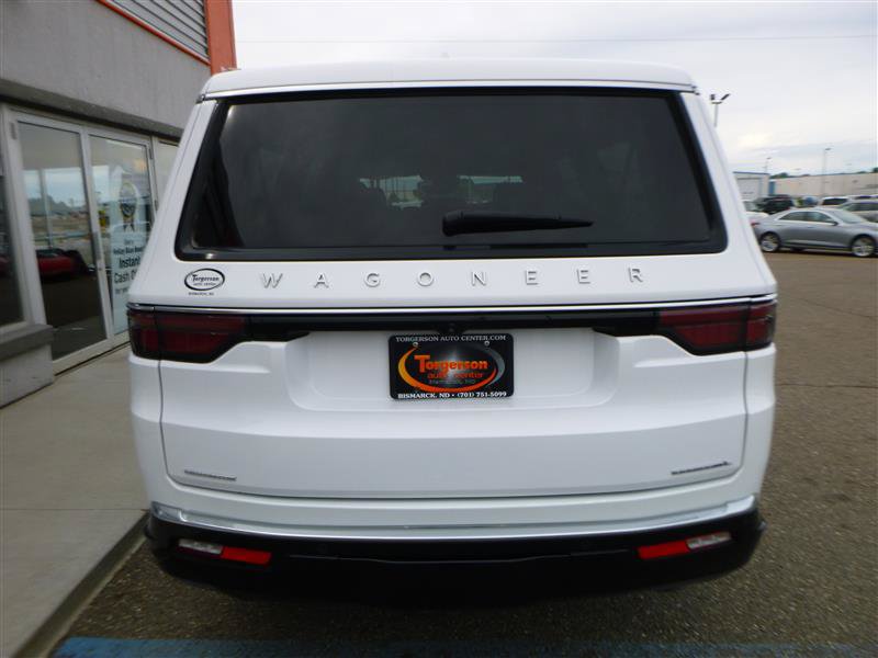 Used 2023 Jeep Wagoneer L Series II AWD/4WD image 28