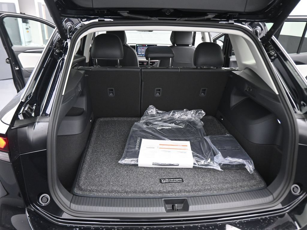 New 2026 Volkswagen Tiguan SE AWD/4WD image 40