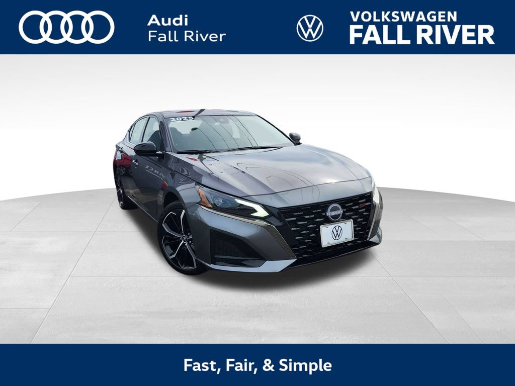 Used 2025 Nissan Altima 2.5 SR w/ SR Premium Package AWD/4WD image 1
