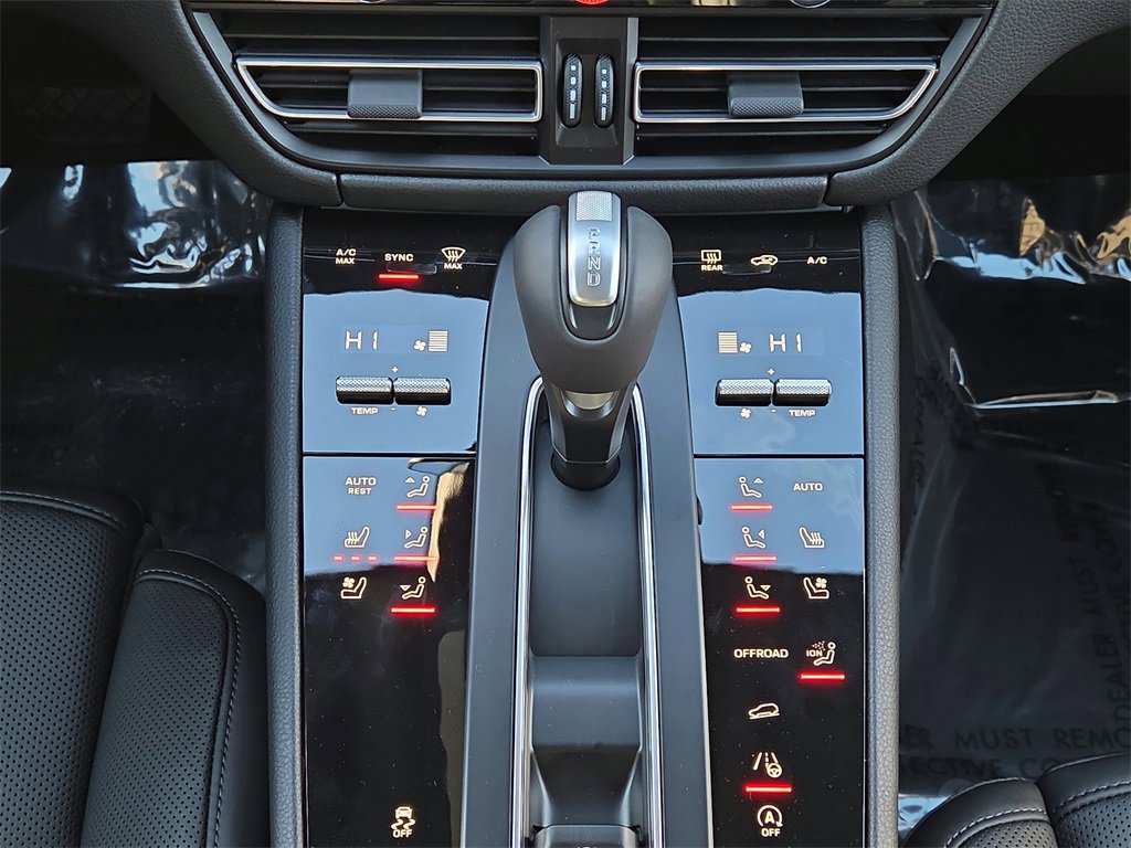 New 2026 Porsche Macan image 13