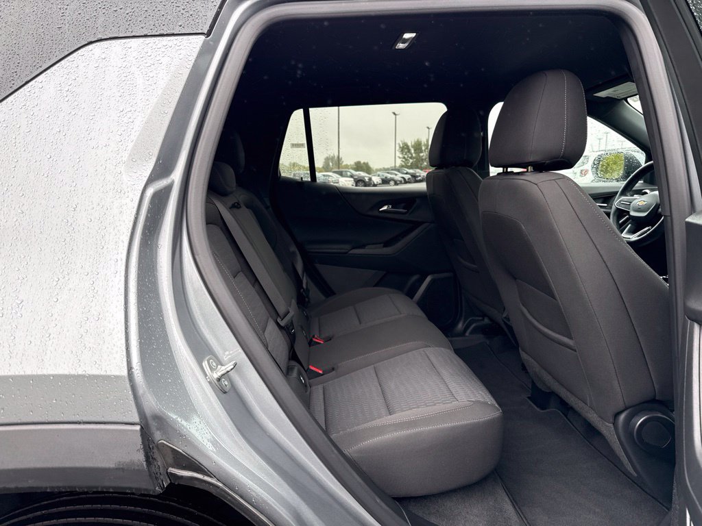 Used 2026 Chevrolet Equinox LT AWD/4WD image 12