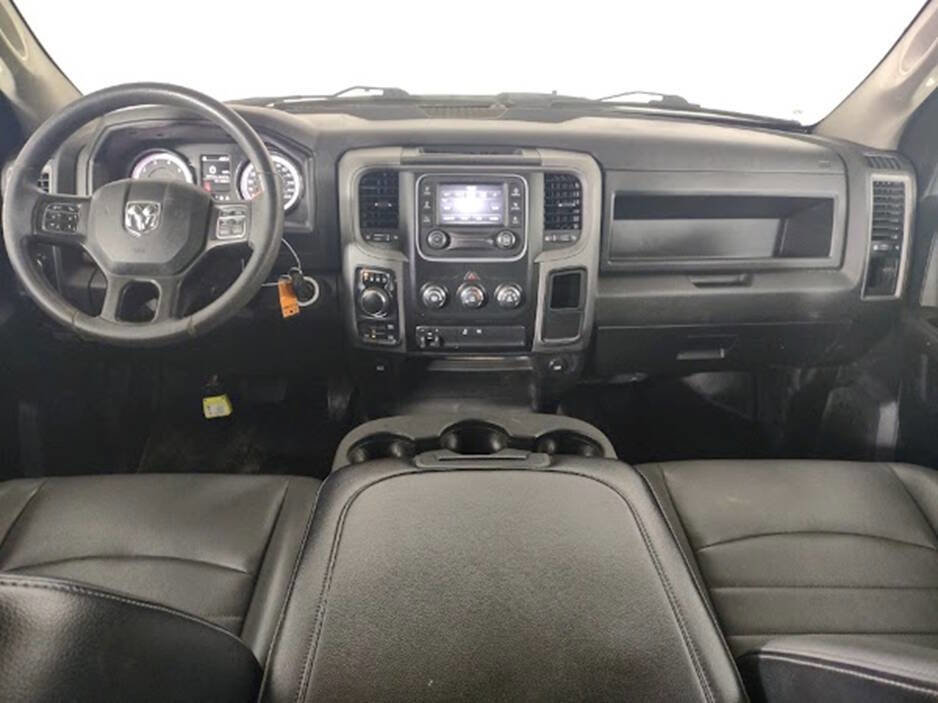 Used 2022 RAM 1500 Tradesman w/ Chrome Appearance Group image 12