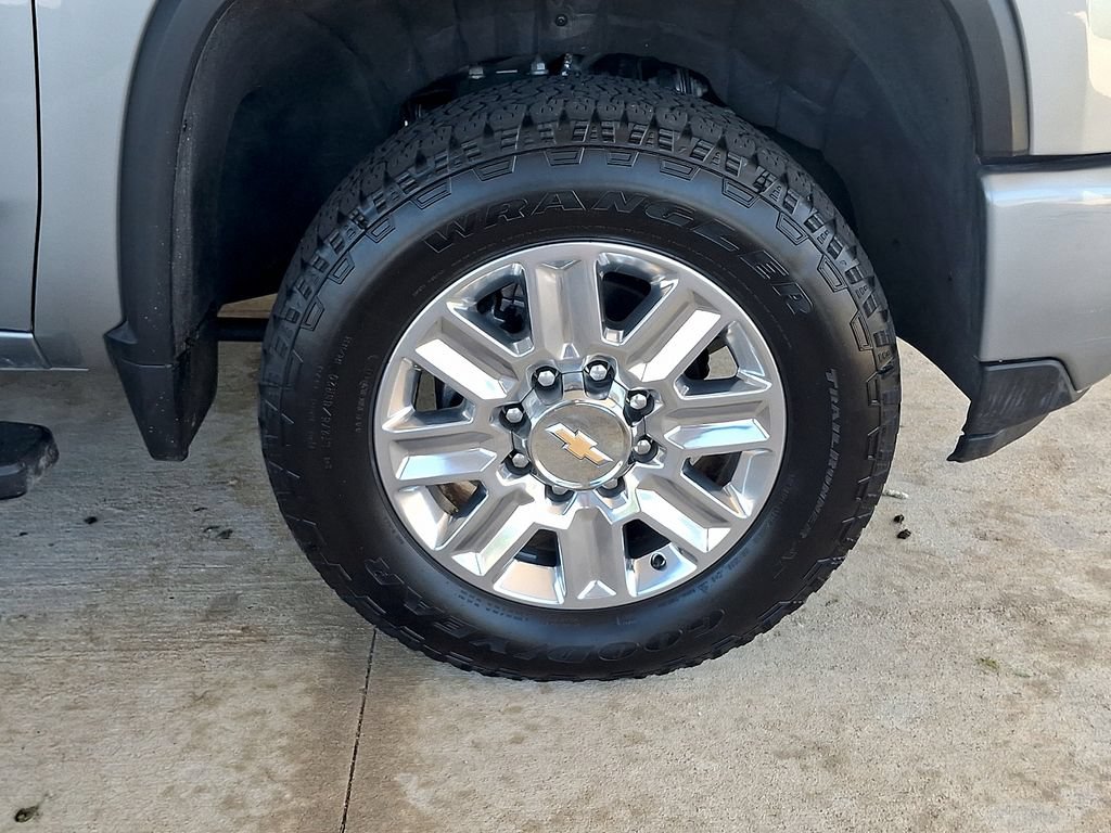 Certified 2025 Chevrolet Silverado 2500 High Country w/ Technology Package AWD/4WD image 8