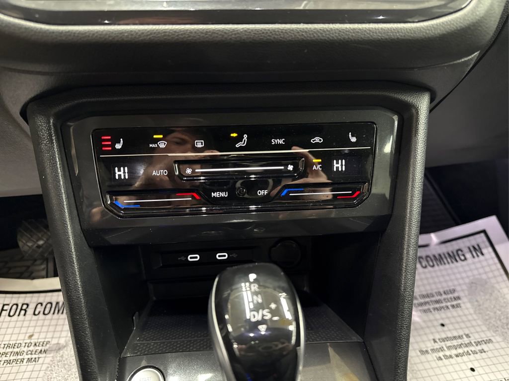 Used 2022 Volkswagen Tiguan SE image 30