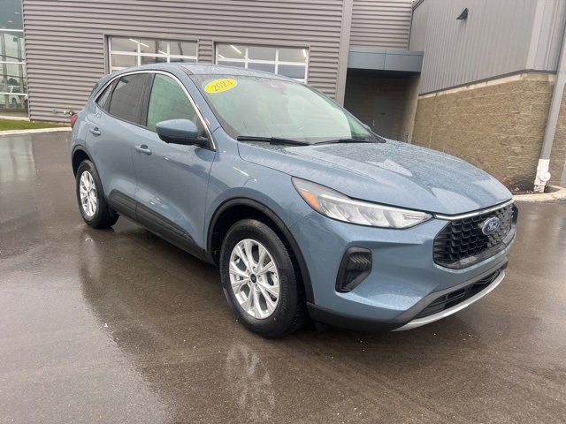 Used 2023 Ford Escape Active w/ Tech Pack #2 image 3