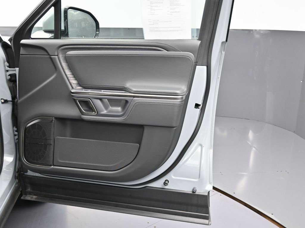 Used 2022 Rivian R1S Launch Edition image 35