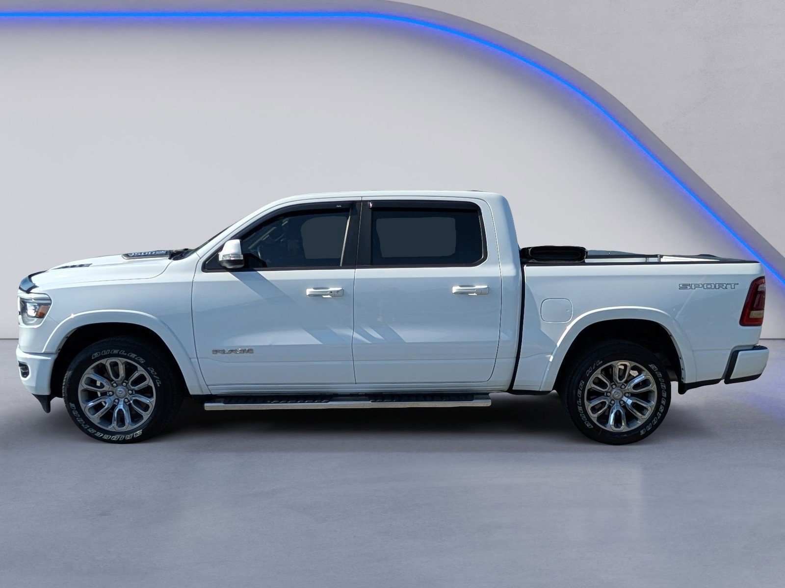 Used 2022 RAM 1500 Laramie w/ Sport Appearance Package image 6