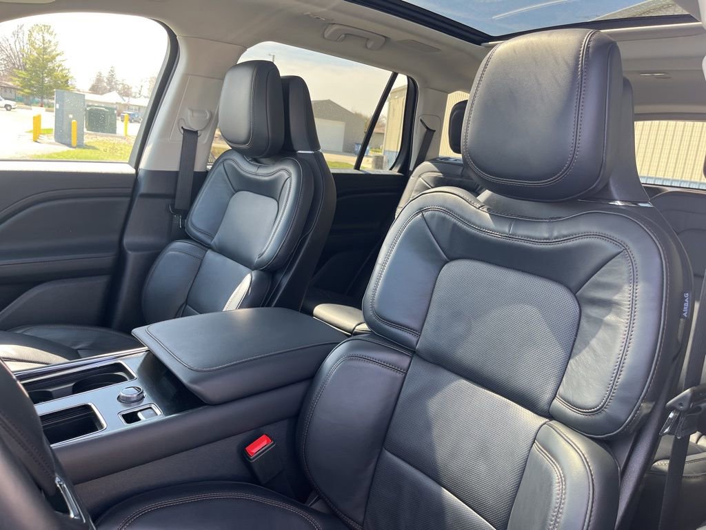 Used 2025 Lincoln Aviator Reserve w/ Equipment Group 201A image 12