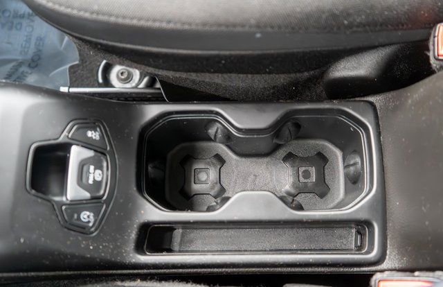 Used 2023 Jeep Renegade Latitude w/ Premium Group image 32