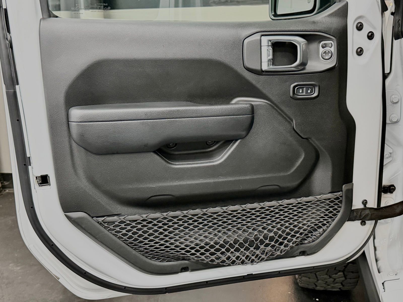 Used 2022 Jeep Gladiator Rubicon w/ Trailer Tow Package AWD/4WD image 21