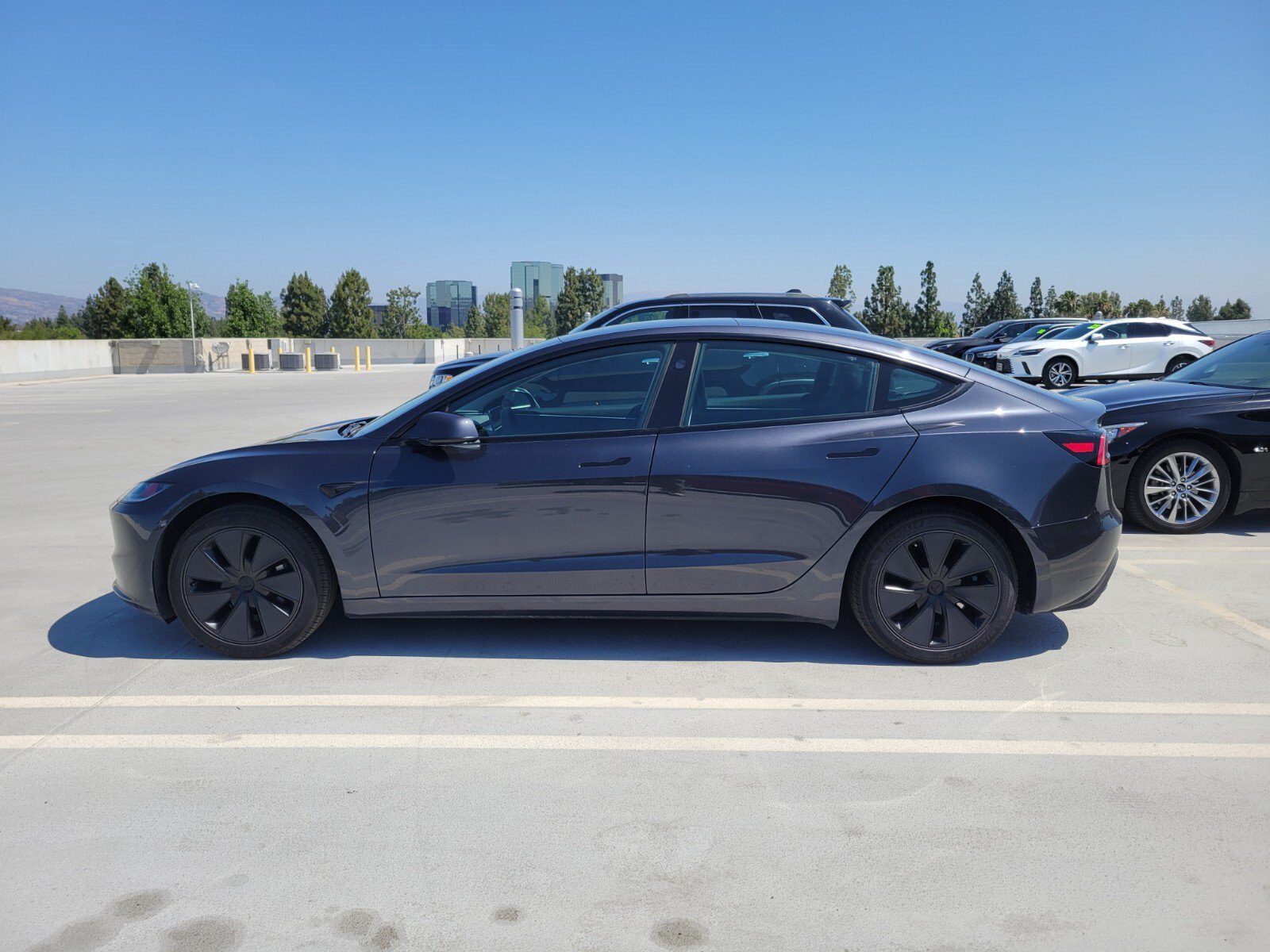 Used 2024 Tesla Model 3 Standard Range RWD image 2