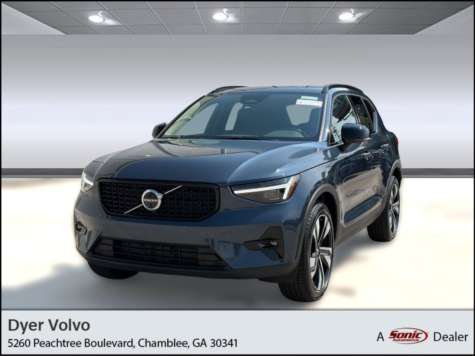 New 2026 Volvo XC40 B5 Ultra w/ Climate Package